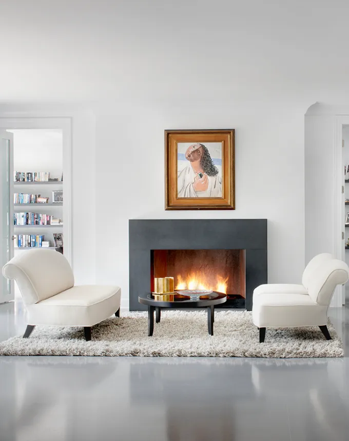 living room color ideas crisp white' fetchpriority='auto' title='16 Living Room Color Ideas to Suit Every Taste (Seriously)
