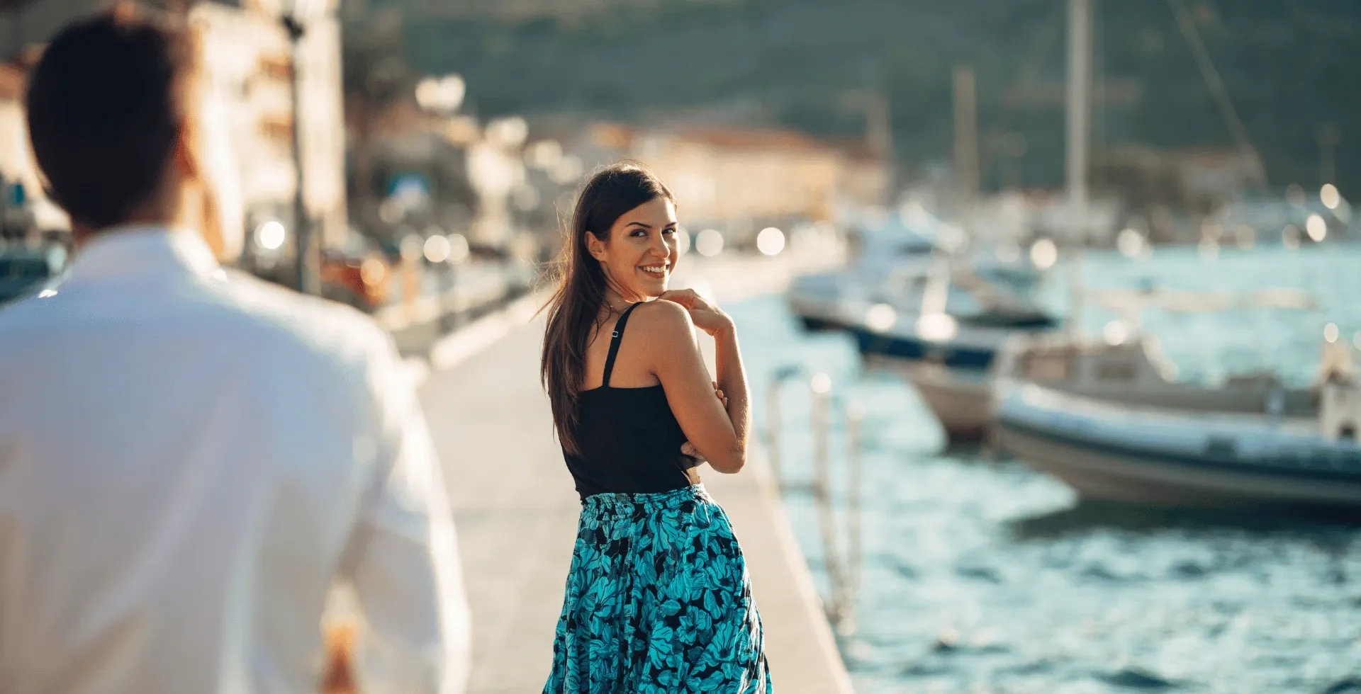 woman initiating with a man' title='Tiny Things Men Secretly Want Most From Women According To Psychology' typeof='foaf:Image' decoding='async