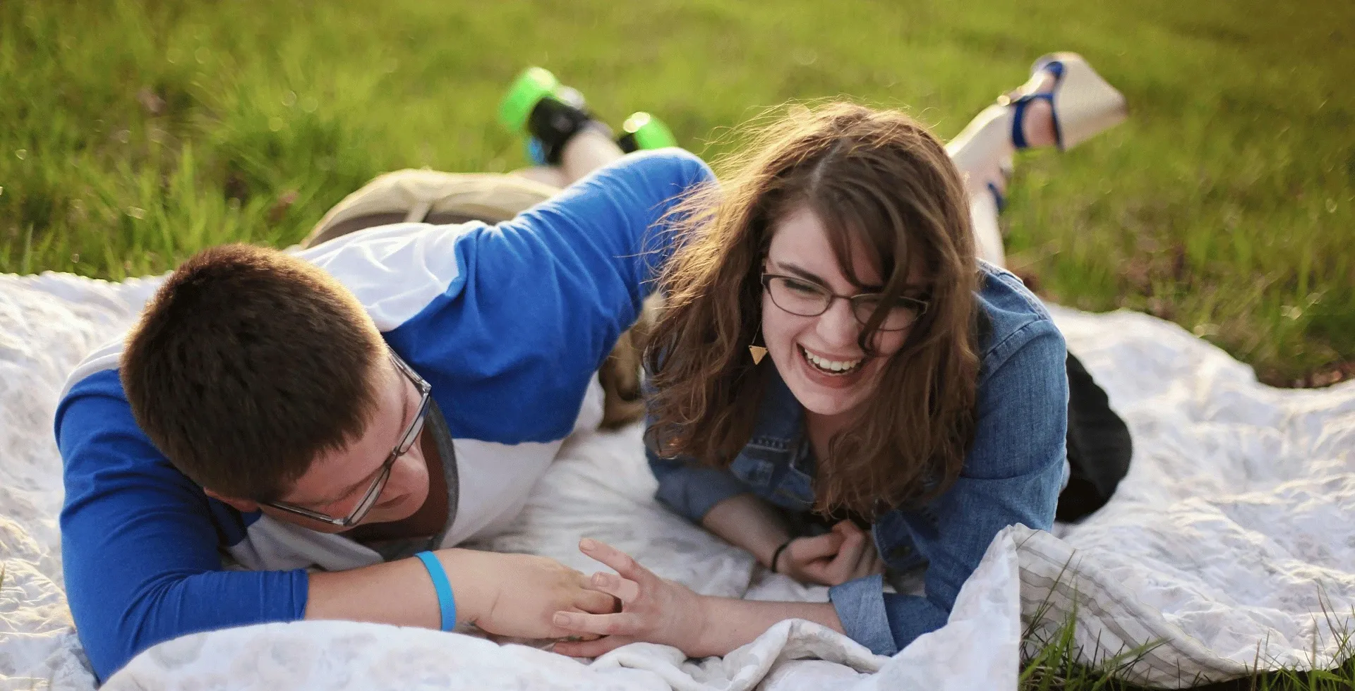 couple laughing' title='Tiny Things Men Secretly Want Most From Women According To Psychology' typeof='foaf:Image' decoding='async