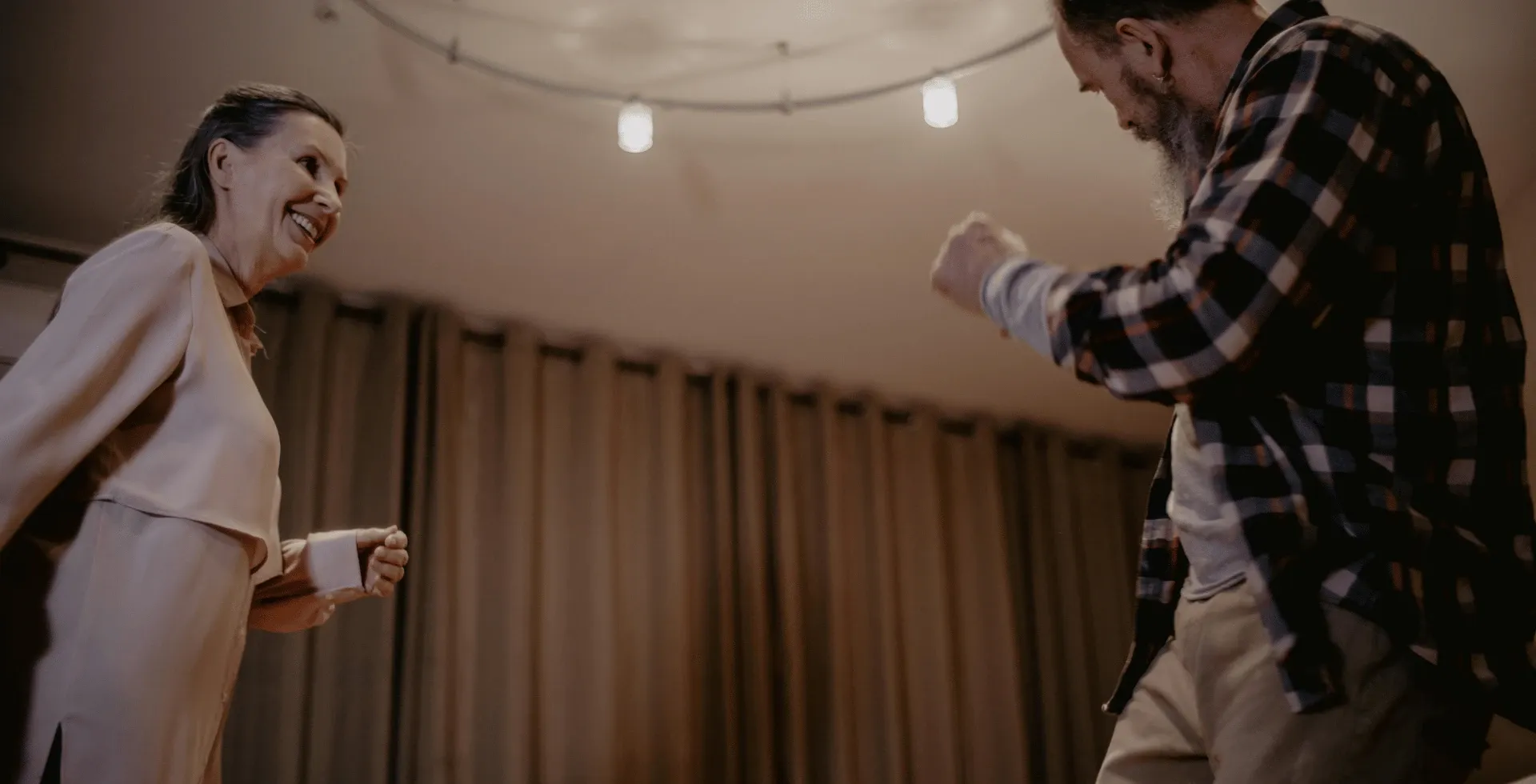 couple who are friends' title='Tiny Things Men Secretly Want Most From Women According To Psychology' typeof='foaf:Image' decoding='async