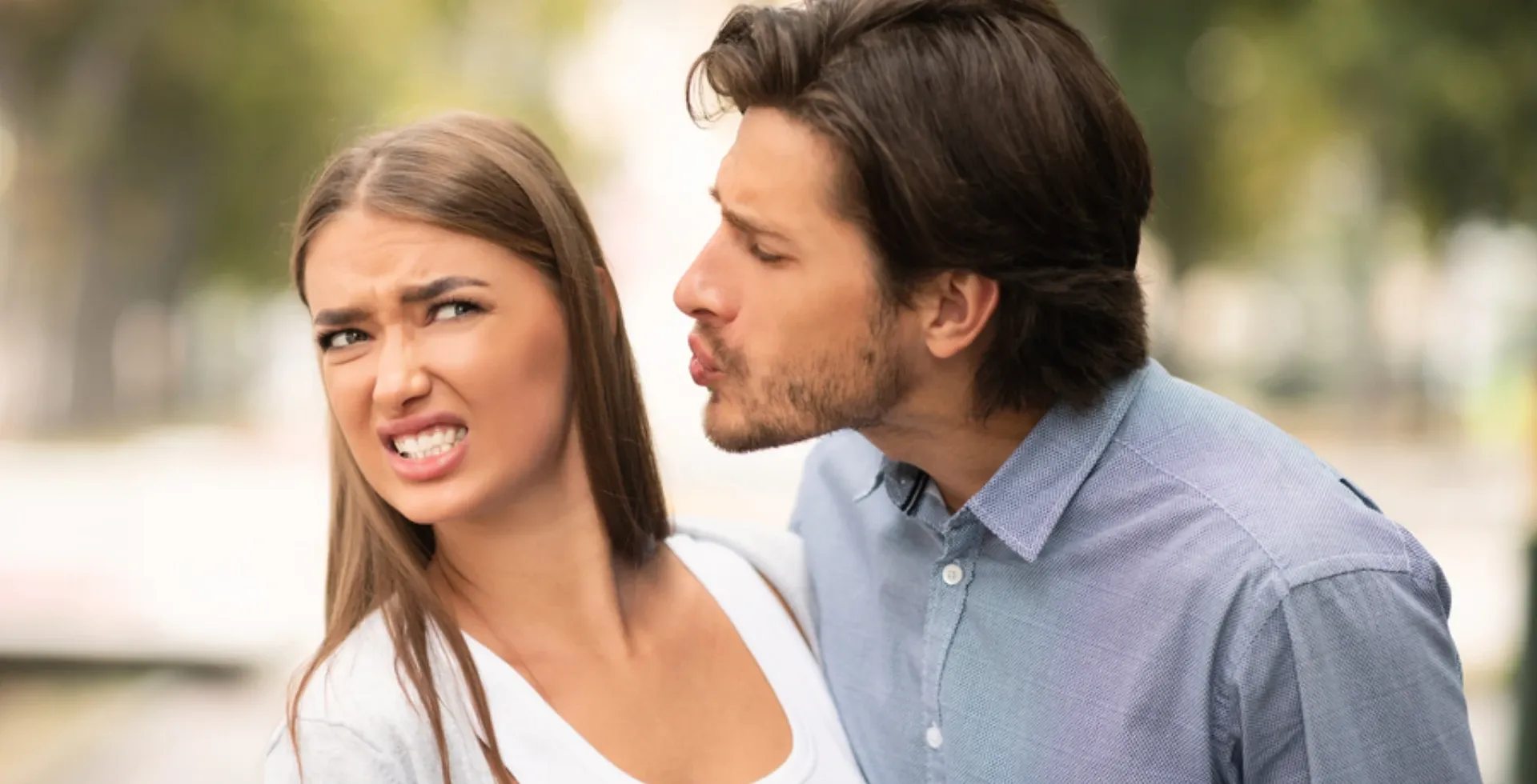 11 Anzeichen dafür, dass Ihr Körper Ihren Partner ablehnt, laut Psychologie