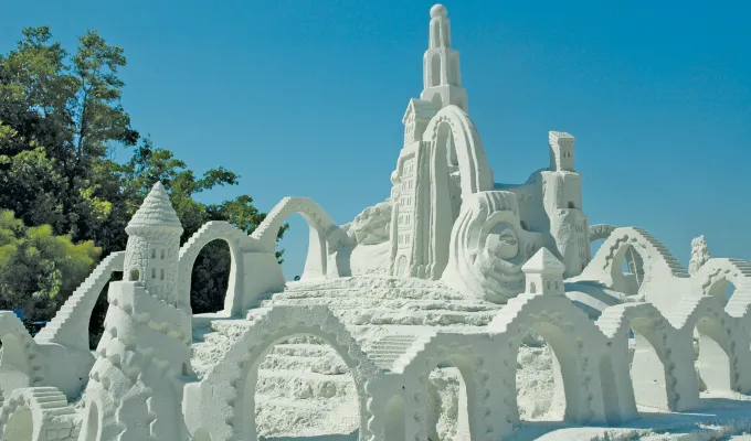 fall getaways in fl: ft myers beach' fetchpriority='auto' title='The 12 Best Fall Getaways in Florida (Because There’s Way More to See Than Just Beaches)