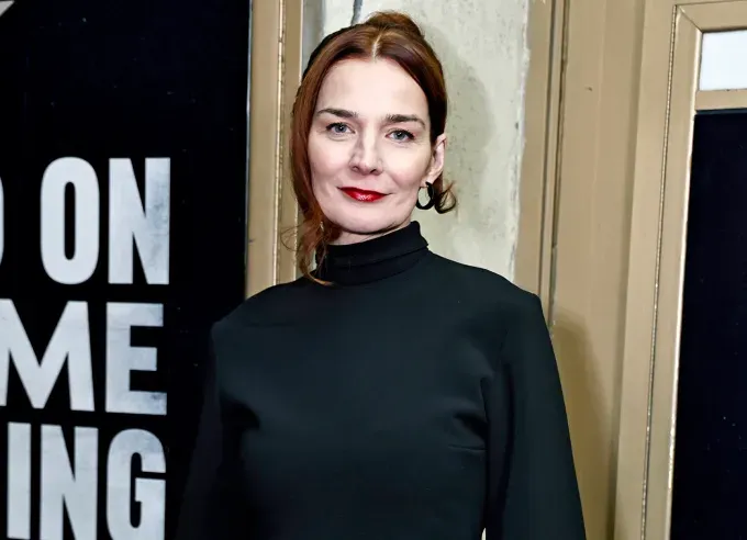 Heather Burns' fetchpriority='auto' title='‘Miss Congeniality’ Star Is Totally Game for a Third Movie (and I’m Practicing My Pageant Wave Already)