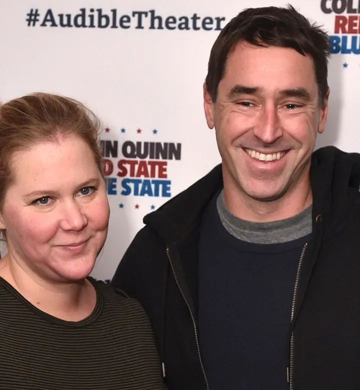 Všetko, čo potrebujete vedieť o manželovi Amy Schumerovej, Chrisovi Fischerovi