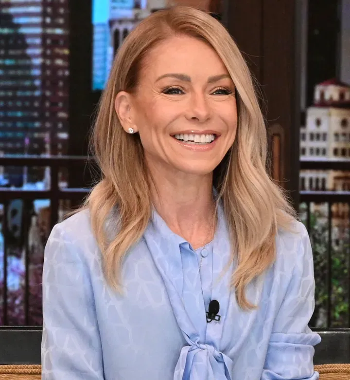 Kelly Ripa sminkmentesen megy új szelfibe a lányával