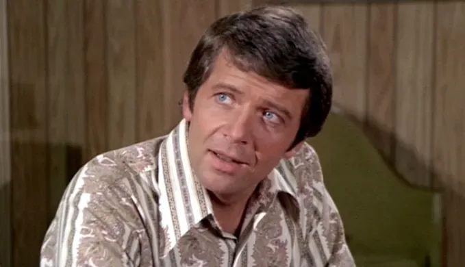 best tv dads brady bunch' fetchpriority='auto' title='38 of the Best TV Dads of All Time