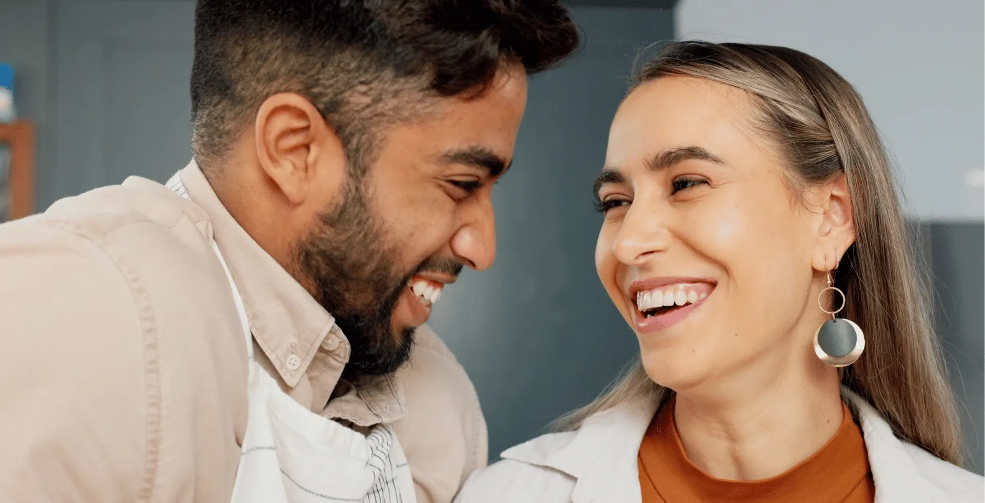 man and woman laughing' title='Subtle Traits Of A Good-Hearted Person According To Psychology' typeof='foaf:Image' decoding='async