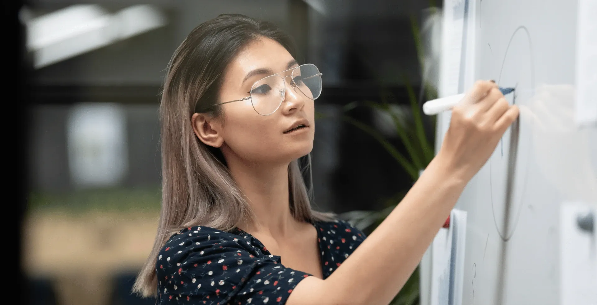 woman working ' title='Signs Of A Genuinely Lazy Person According To Psychology' typeof='foaf:Image' decoding='async