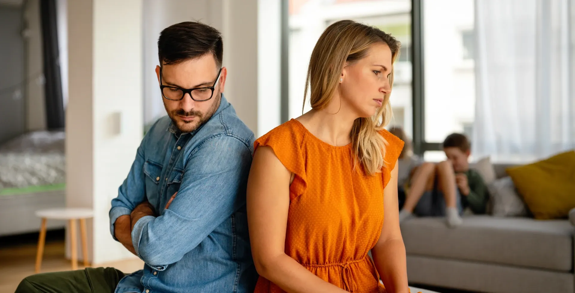 man and woman avoiding vulnerable conversations' title='subtle traits of cold-hearted person avoiding vulnerable conversations' typeof='foaf:Image' decoding='async