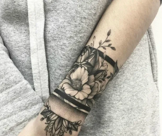 15 Handgelenk-Tattoos, die perfekt für den Sommer sind