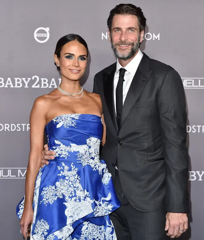 toxic zodiac pairings aquarius taurus' fetchpriority='auto' title='The Most Toxic Zodiac Couples—aka the Sign You Should Never Date